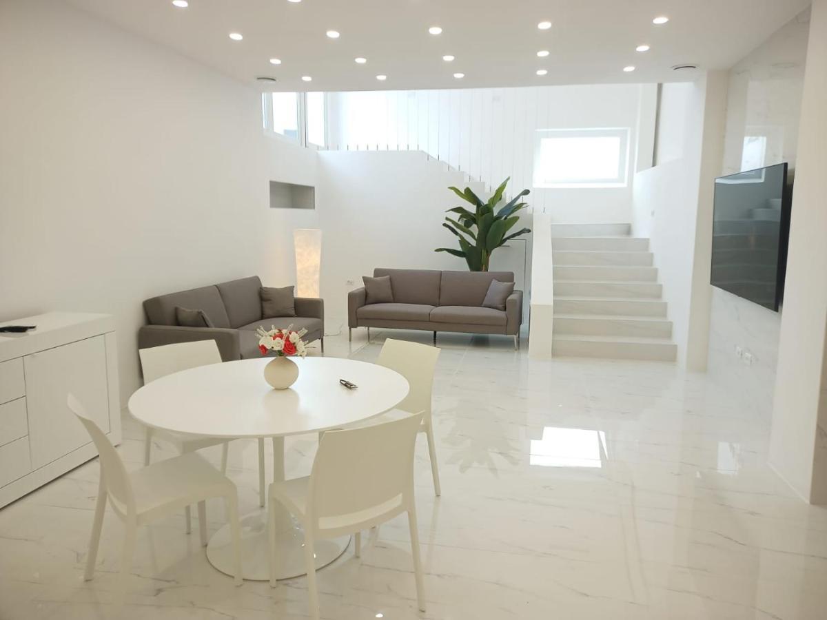 Elegant Basement Suite Orosei Kültér fotó