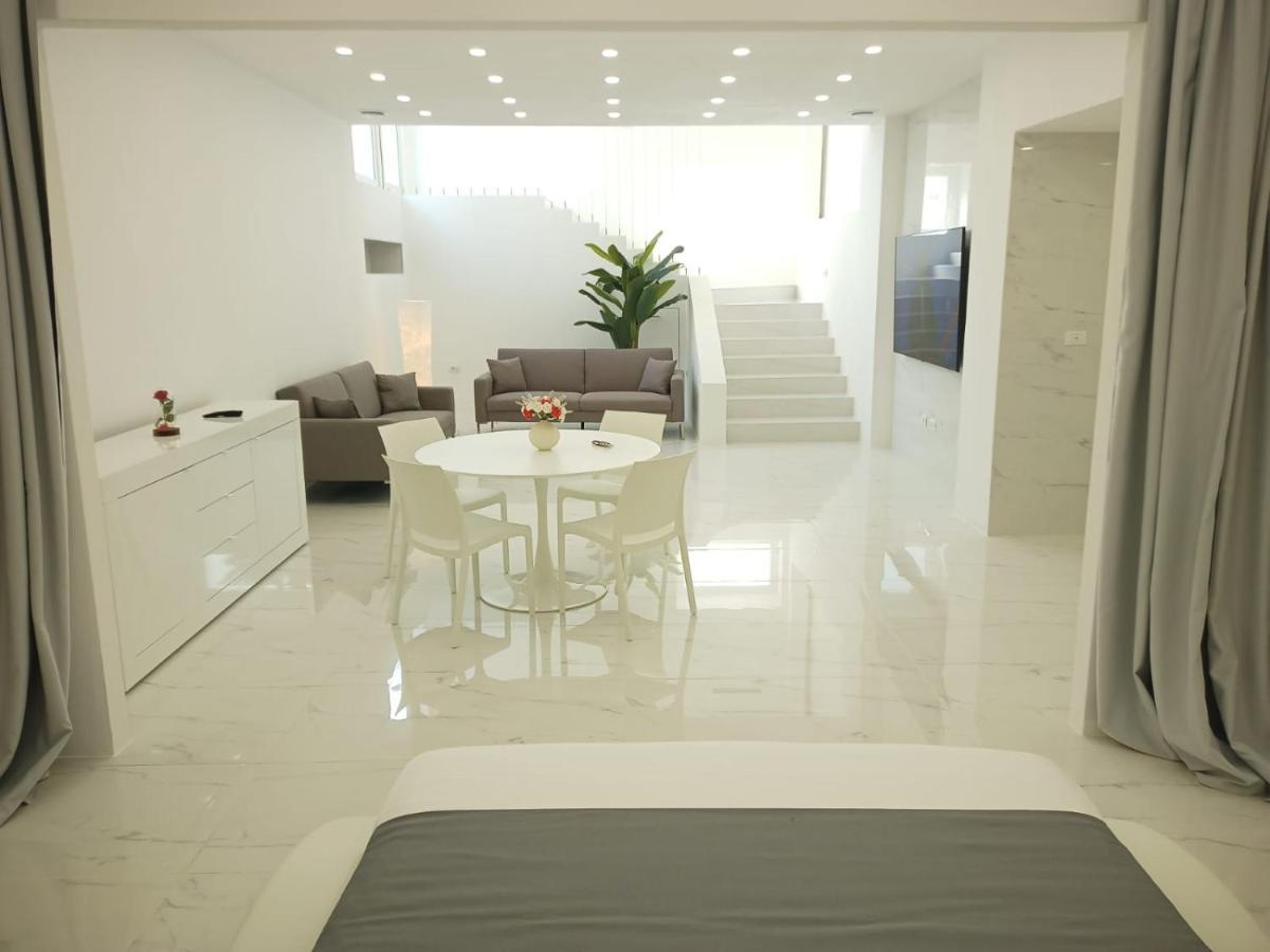 Elegant Basement Suite Orosei Kültér fotó