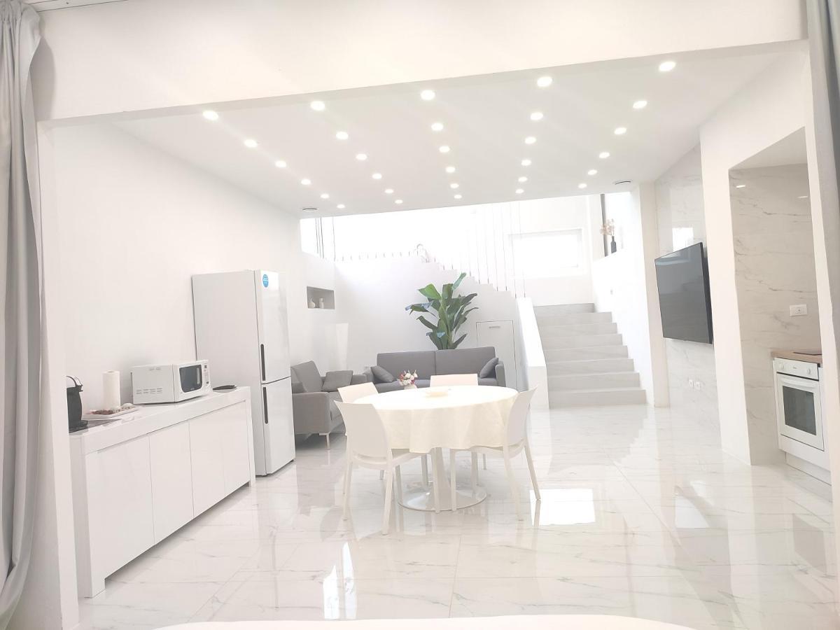Elegant Basement Suite Orosei Kültér fotó